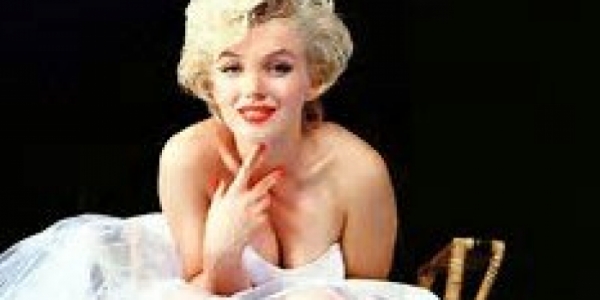 Complementos de moda de Marilyn Monroe